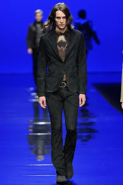 Look 14